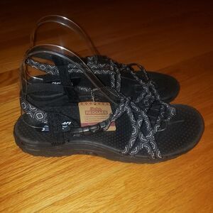 Skechers Outdoor Lifestyle Reggaes Sandals Womens Size 9